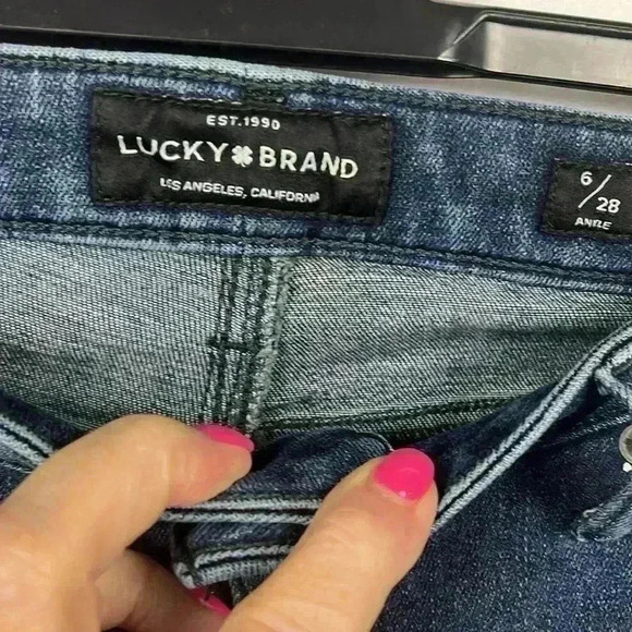 Lucky Brand Women’s Jeans Dark Wash 6/28 Ankle Length Raw Hem Skinny 5 Pocket - Picture 3 of 11